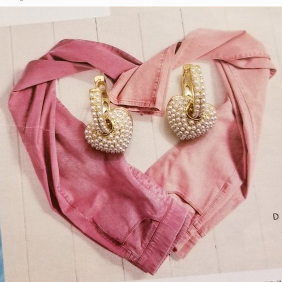 Jewelry - NEW Gold Plated Pearl Heart Earrings